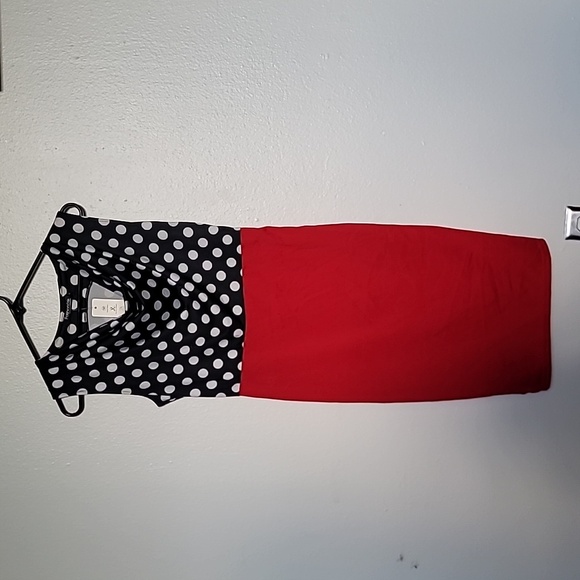 Beautiful Dress - Picture 1 of 5